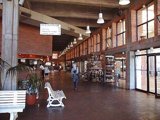 Terminal Station Rodoviaria  Punta del este omnibus micros bus coach onibus